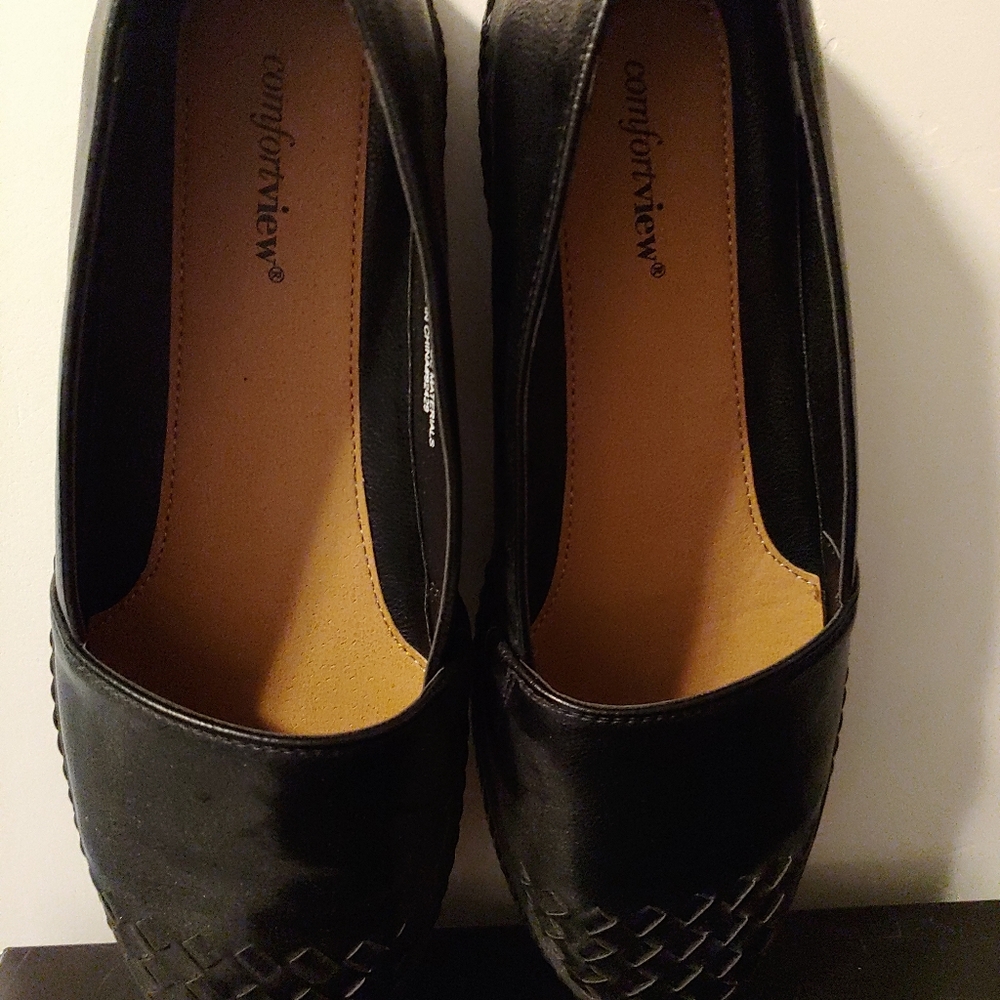 Shoes - Picture 4 of 4